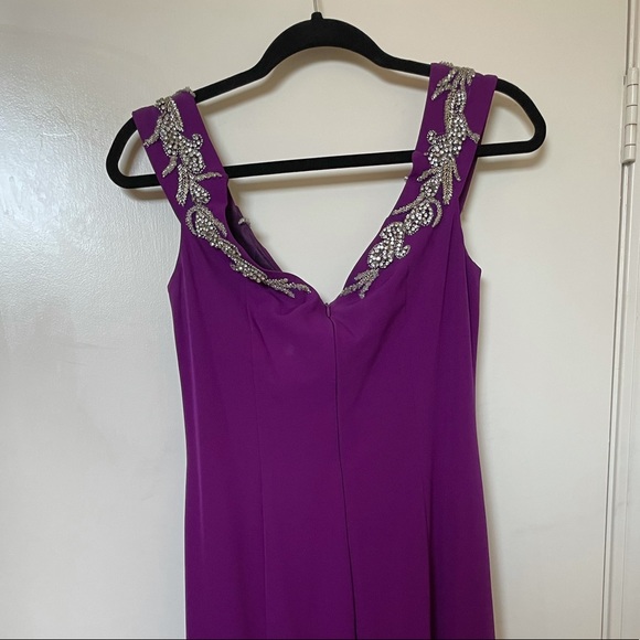 Formal dress - Picture 4 of 5